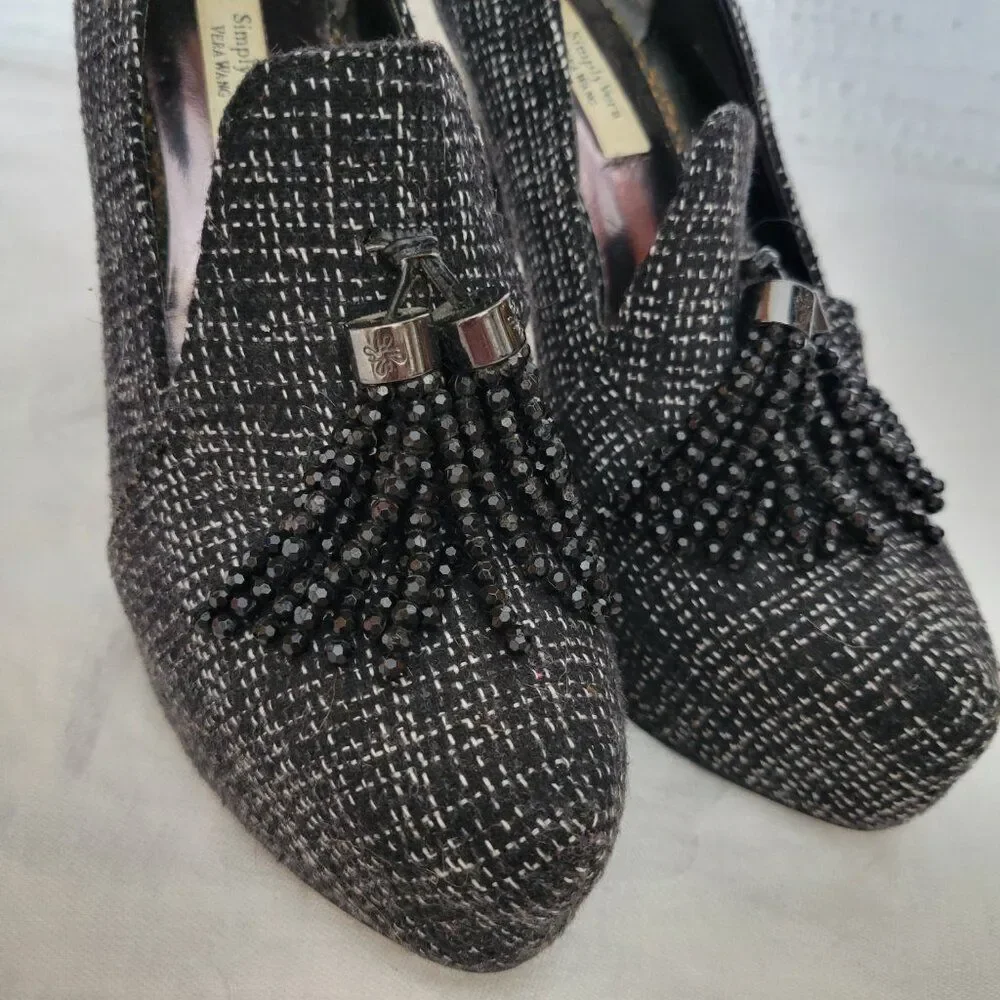 Simply Vera Wang Pumps Tasseled black white beaded sz 6 shoes 4 1/2" Heels GUC - Picture 2 of 11